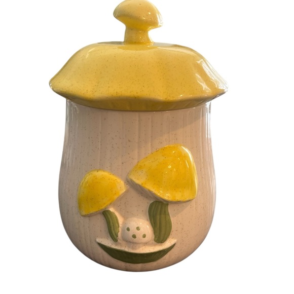 VTG 1968 Vandor Imports Yellow Glazed MUSHROOM 11” Tall Canister/Cookie Jar - Picture 11 of 11